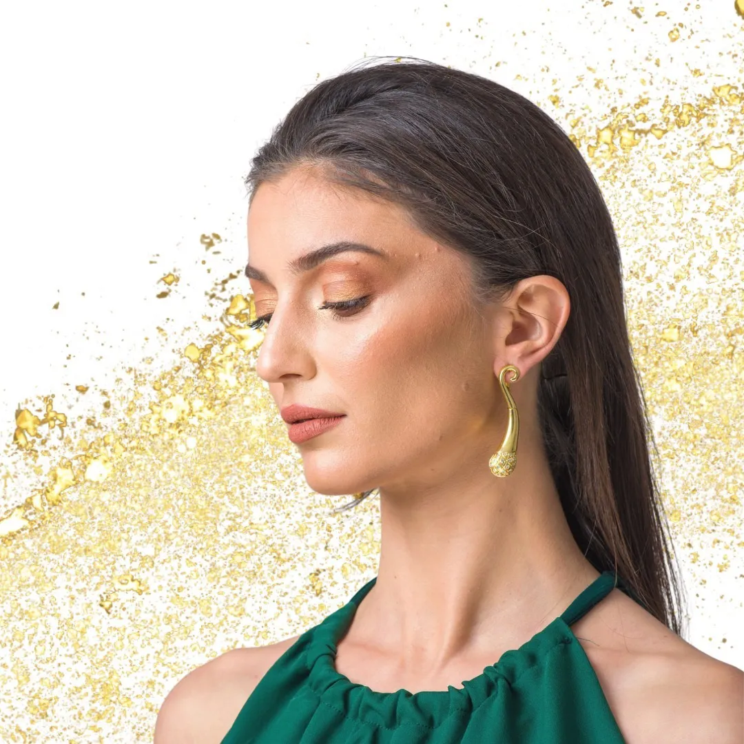 Oval Freshwater Pearls 8-10mm 4A Lever back Dangle Earrings in 14k Yellow Gold