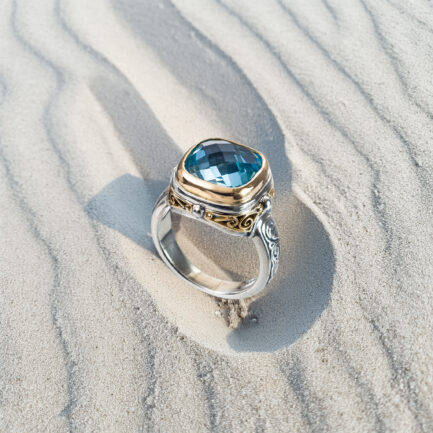 Classic ring in 18K Gold and Silver with Blue Topaz